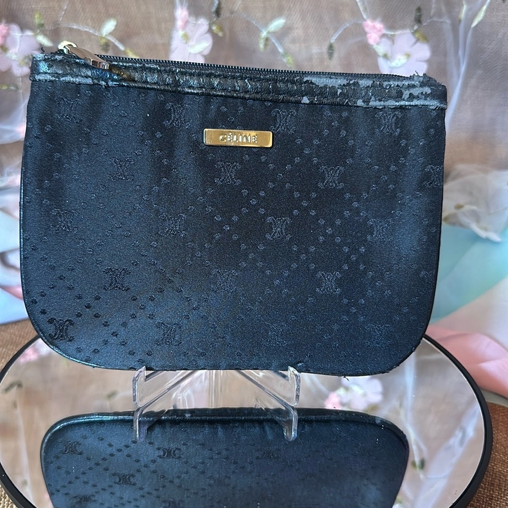 Celine Pouch Mini Black (Note Peeling)